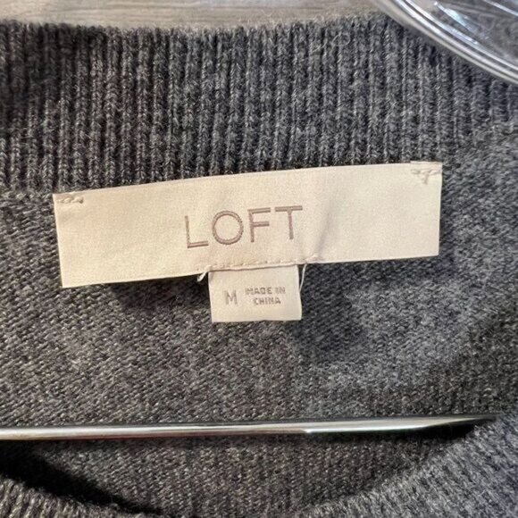Loft‎ Women's Long-Sleeve Crewneck Pullover Sweater - Picture 5 of 5